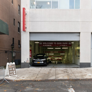 QUIK PARK 801 GARAGE LLC