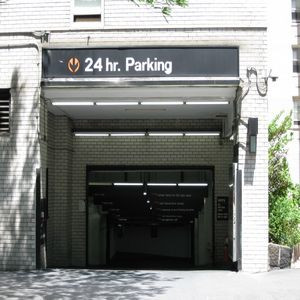 zOMNI PARKING LLC